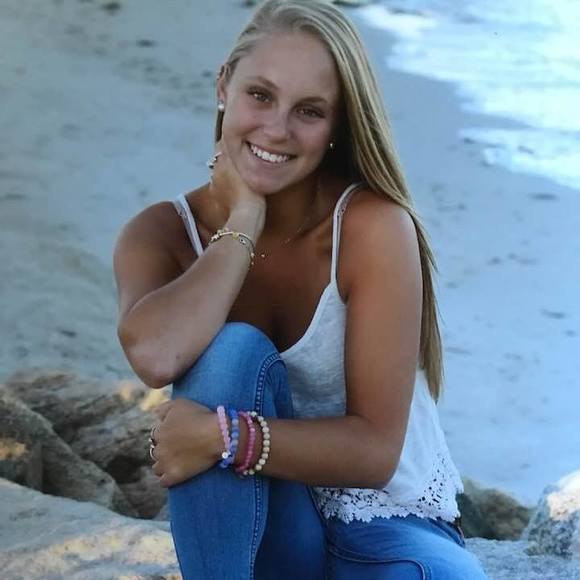 Meet your Posher, Rebecca - Picture 1 of 1